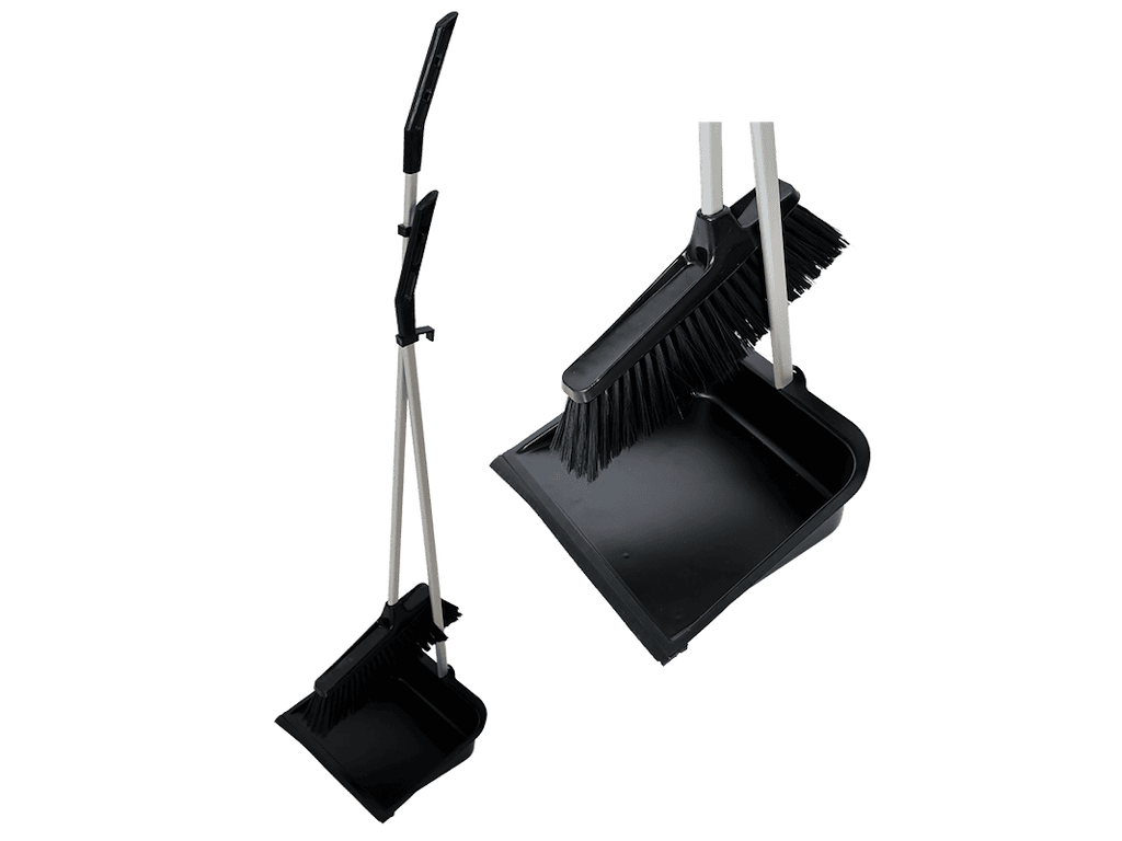 Fejekost og fejeblad med langt skaft og gummikant sort metal